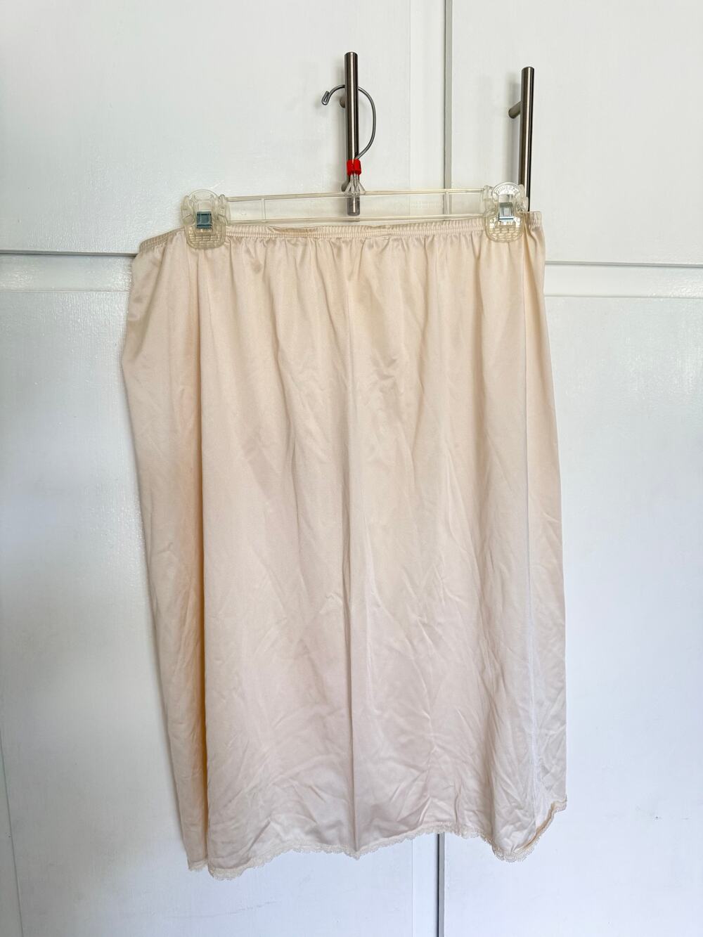 VTG Vanity Fair Peach Nylon Half Slip High Back Side Slit Lace Trim Large